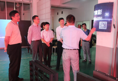 常州大學(xué)黨委浦玉忠、副校長(zhǎng)芮國(guó)強(qiáng)，常州市政協(xié)副主席、三會(huì)會(huì)長(zhǎng)顧森賢，常州市中小企業(yè)促進(jìn)中心主任胥加祥等領(lǐng)導(dǎo)來我司參觀考察